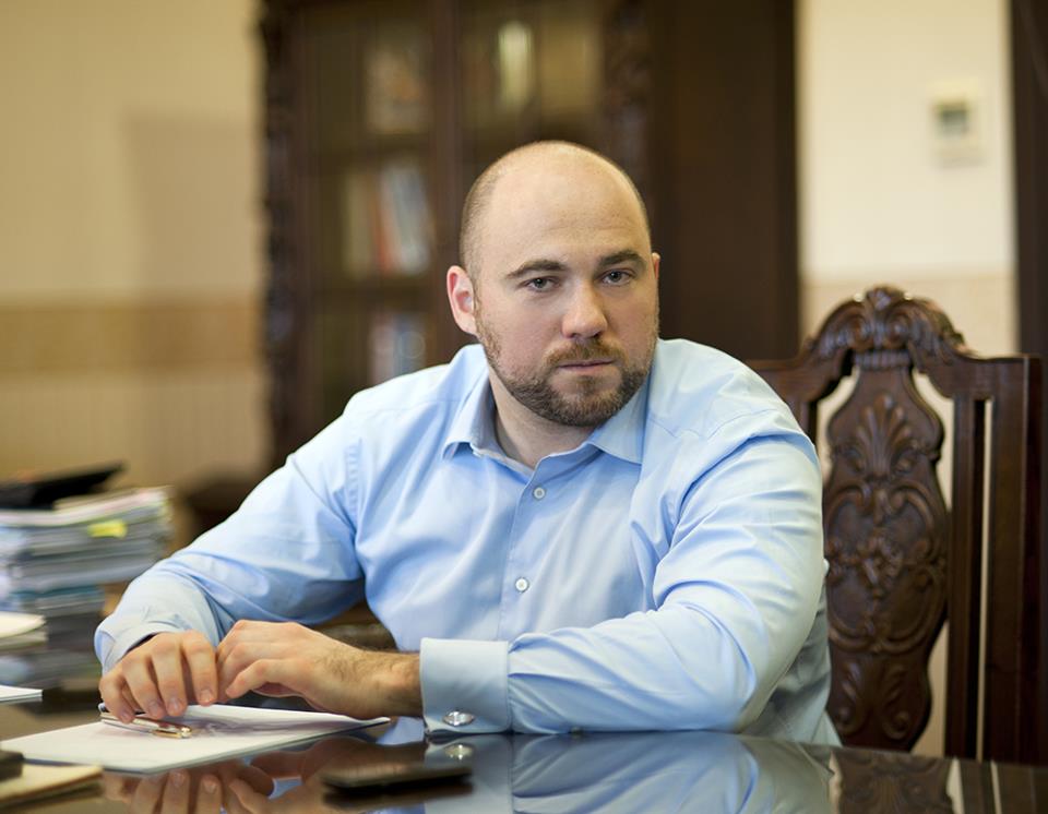 Ukrainian Official Stoliar Faces Five Criminal Charges Including Organized Crime Leadership